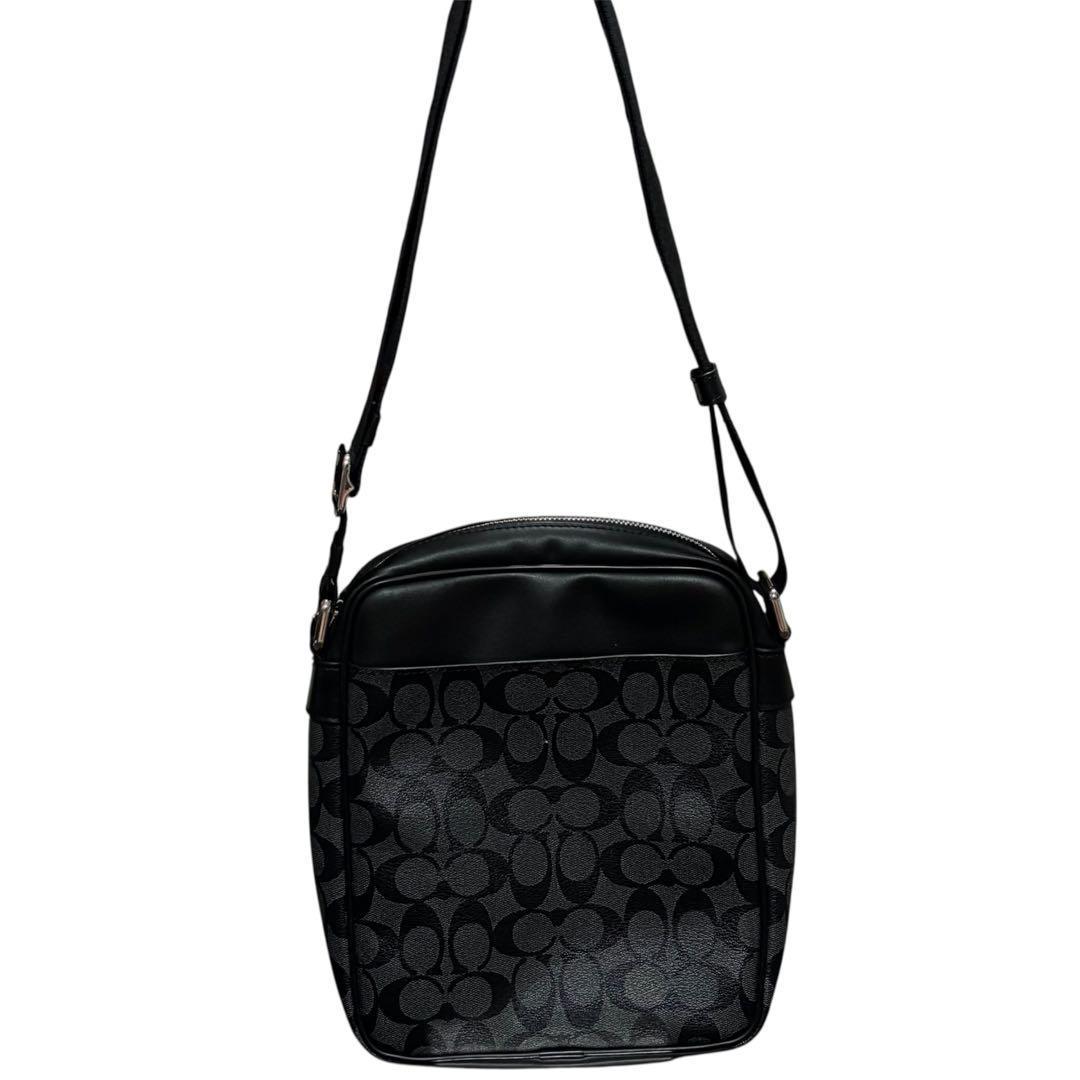 【美品】コーチ ショルダーバッグ シグネチャー サコッシュ PVCレザー 黒