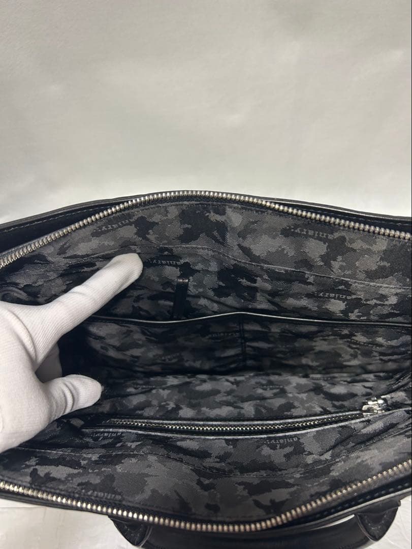 【肉や】aniary アニアリ　ビジネスバッグ　ブリーフケース