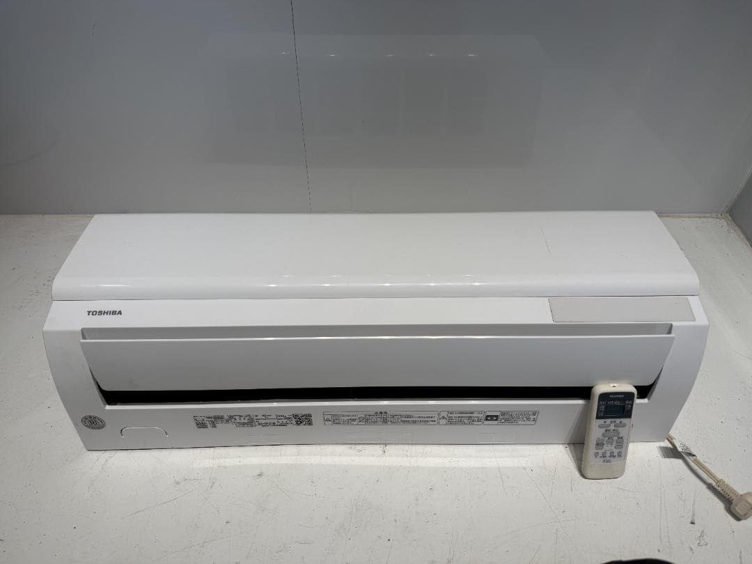 208　TOSHIBA　2023年製エアコン　10～12畳用　整備済み