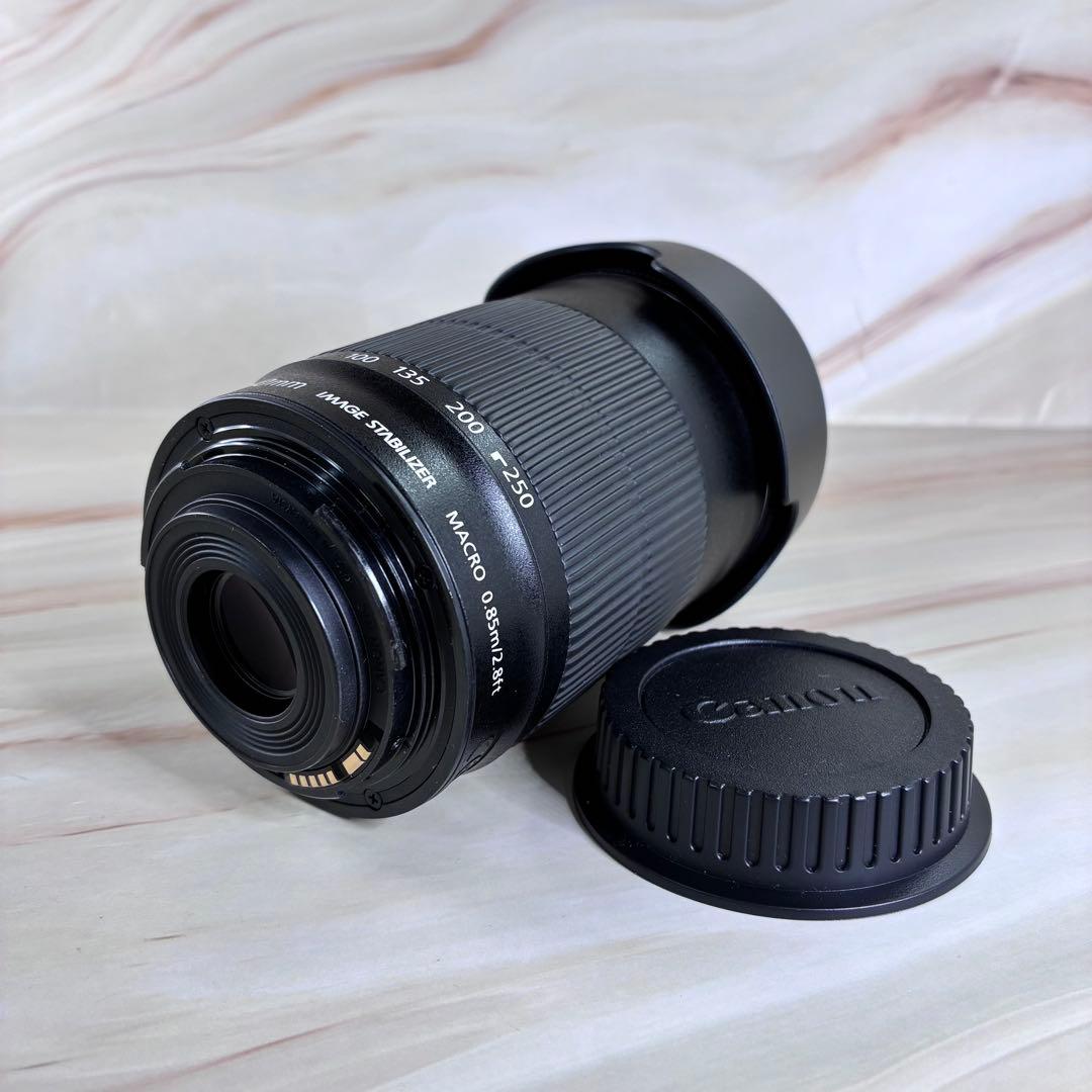 Canon　キャノン　EOS Kiss X10　レンズ付き 美品