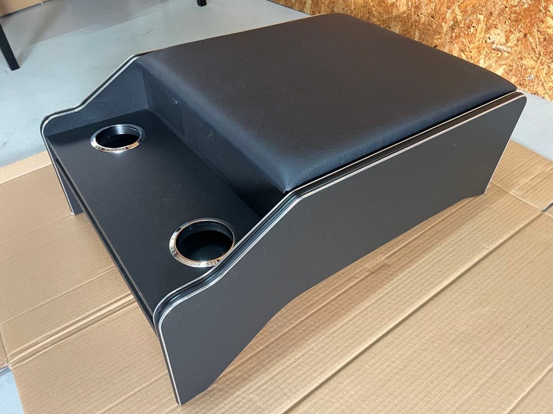 【値下げ/美品】200系 ハイエース S-GL 標準 ワイド センターコンソール