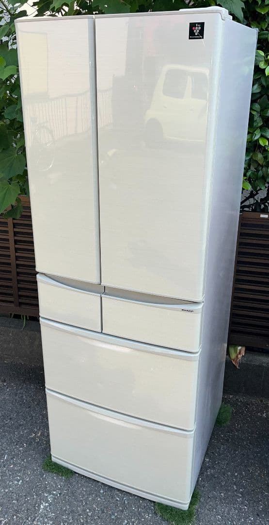 シャープ大型6ドア冷凍冷蔵庫445L　横縞模様LED照明自動製氷機能付き19年製