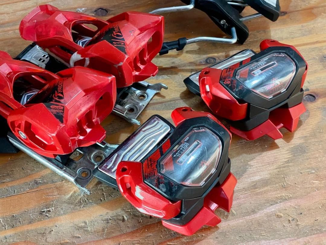 TYROLIA チロリア アタック 13 赤　取付ジグ付き　ブレーキ幅選択可