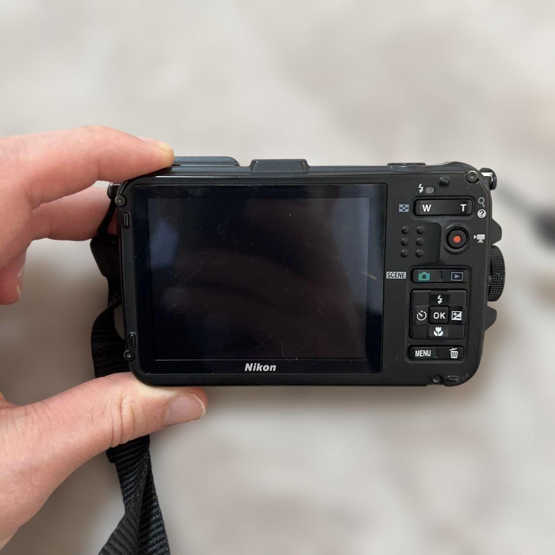 Nikon COOLPIX AW100 防水デジタルカメラ　[ジャンク品]