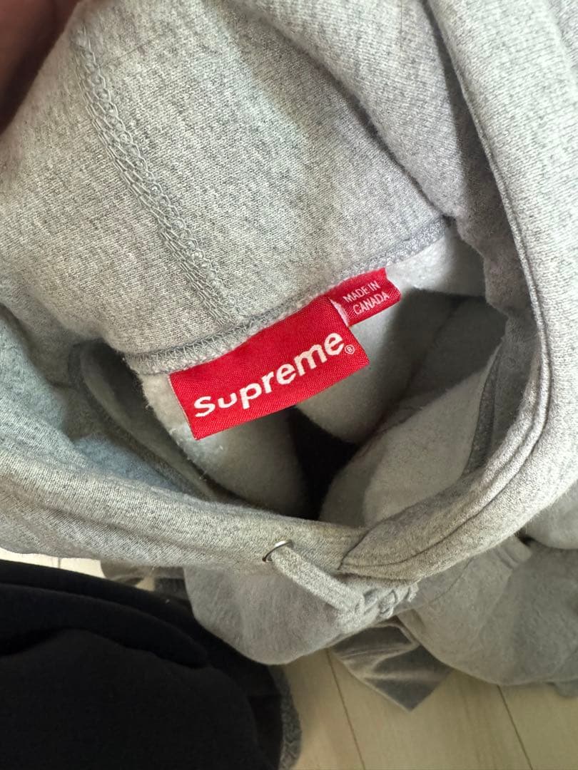 Supreme シュプリーム　Sロゴパーカー