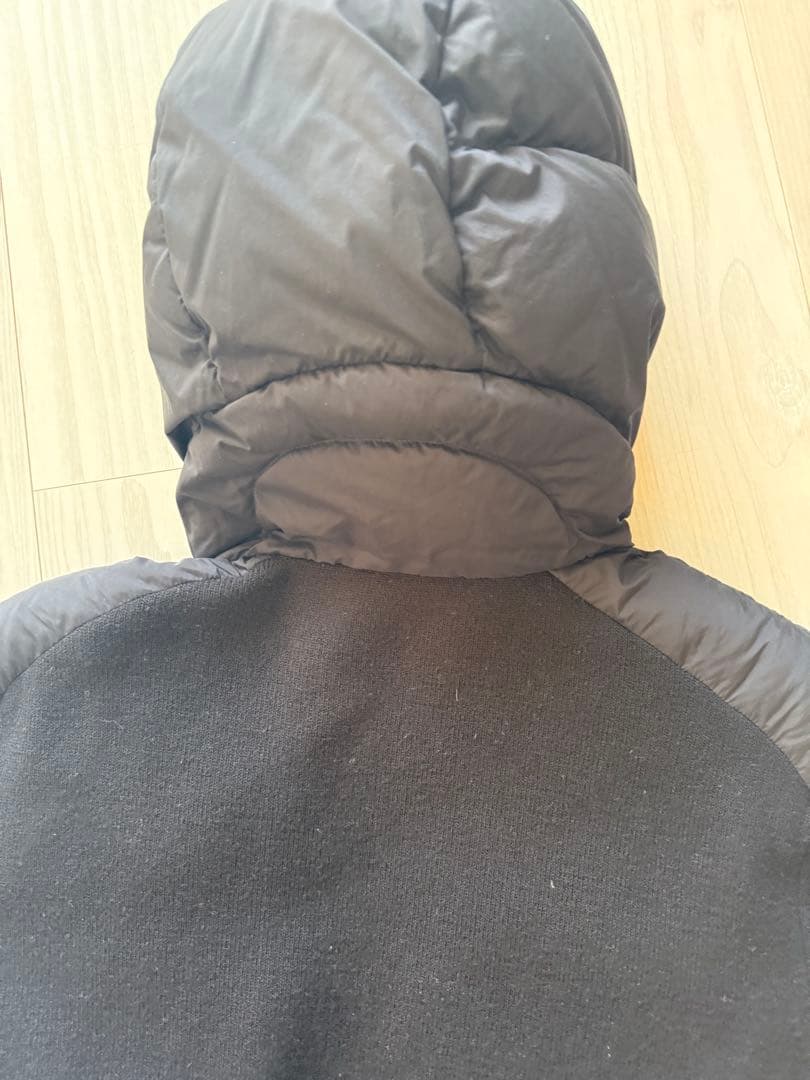 美品　フード付き ブラックジャケット ダウン風　サイズＭ