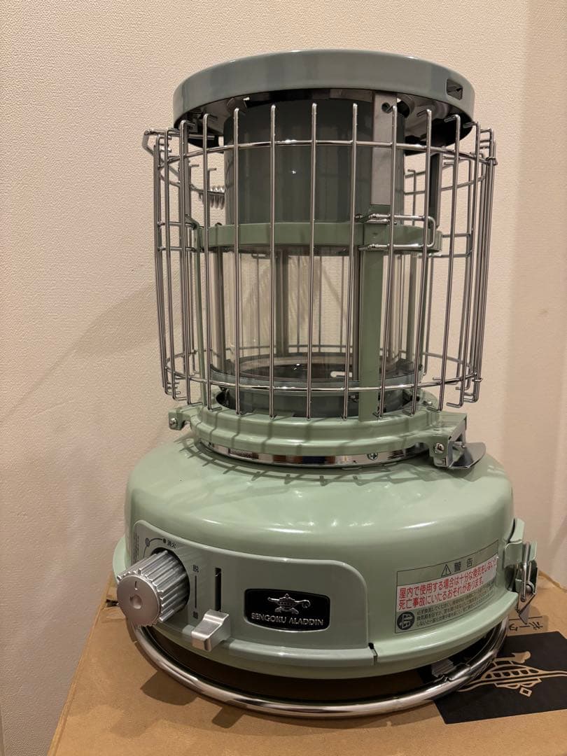 未使用に近い　アラジン　ポータブルガスストーブ　SAG-BF03B(G)