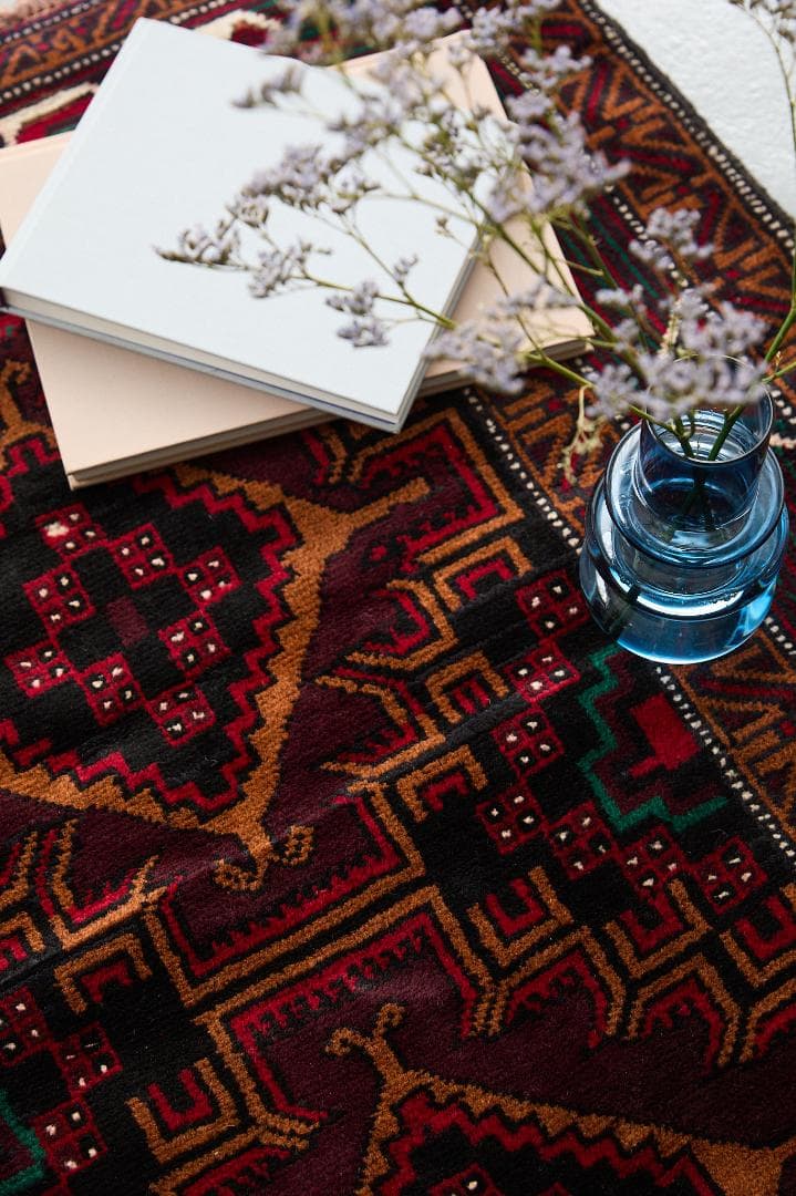 ヴィンテージラグ　トライバルラグ　バルーチ族（149×90cm）黒　紺　茶　緑