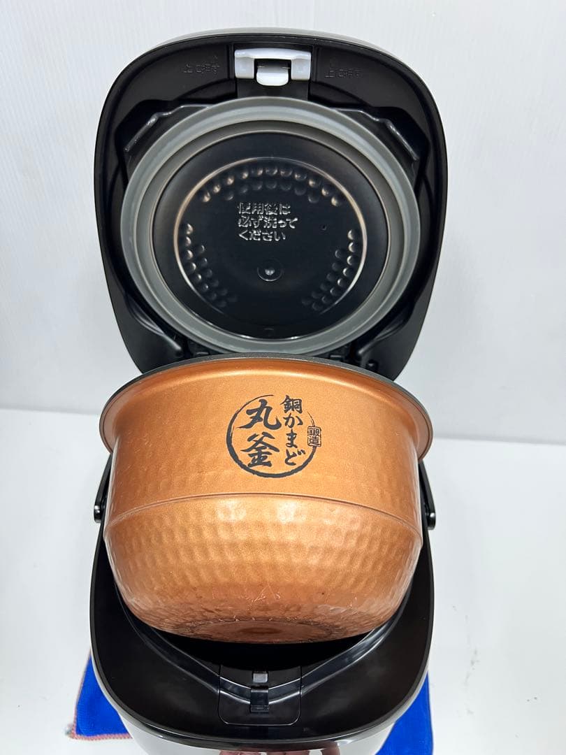 TOSHIBA 圧力IH炊飯器 RC-10VRV（1.0L / 5.5合炊き）