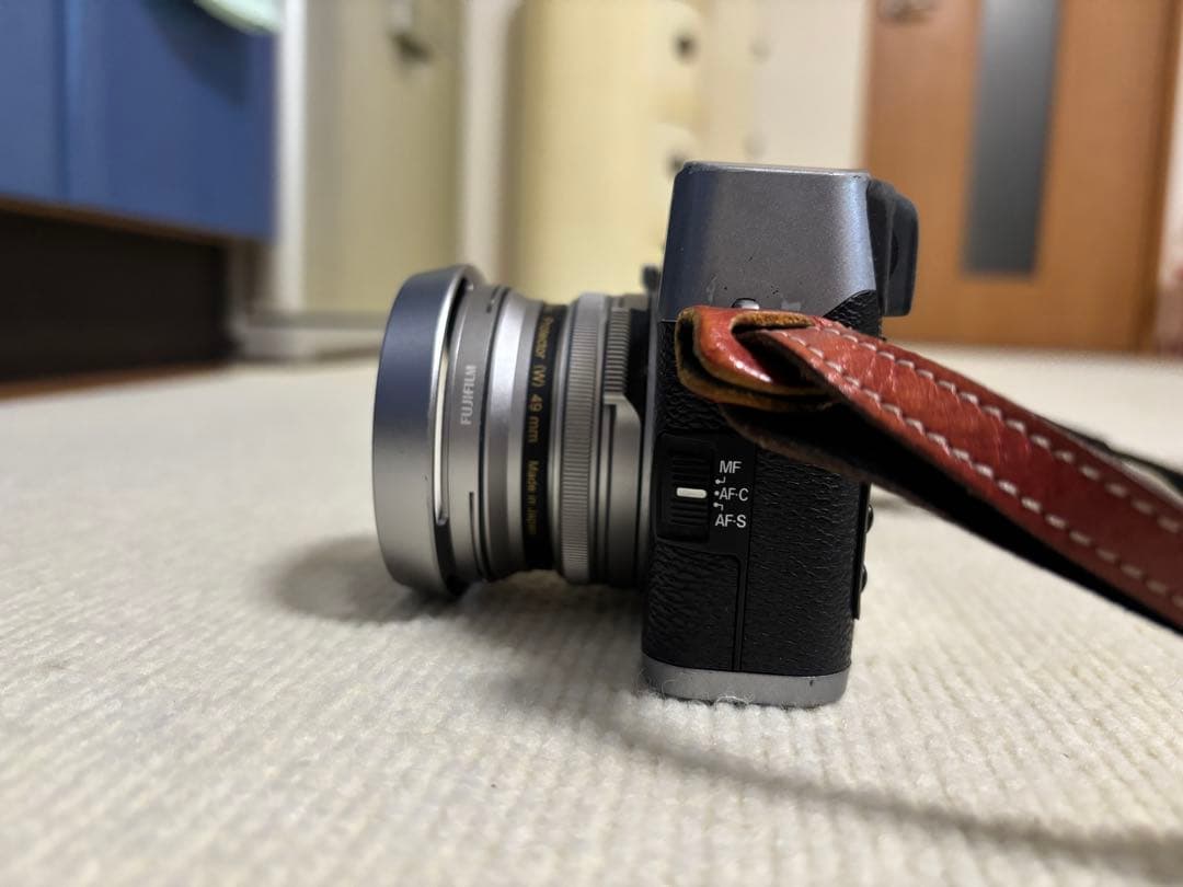 【値下げ相談可・良品・革ケース付】FUJIFILM X100Sデジタルカメラ