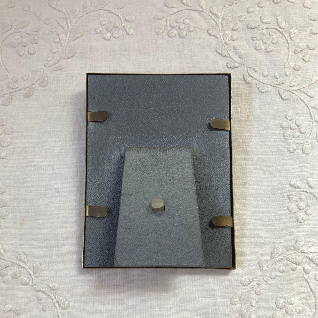 繊細な装飾が美しいアンティークフレーム（1922年BIRGITミニカード入り）