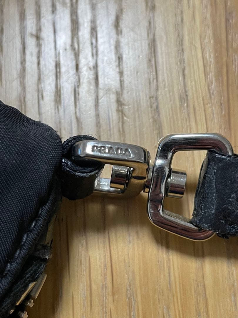 プラダ ナイロン ショルダーバッグ サコッシュ