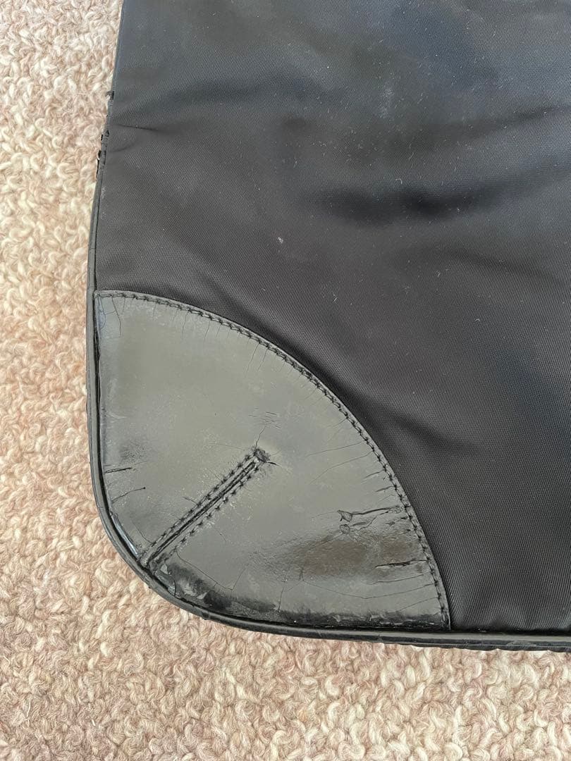 プラダ ナイロン ショルダーバッグ サコッシュ