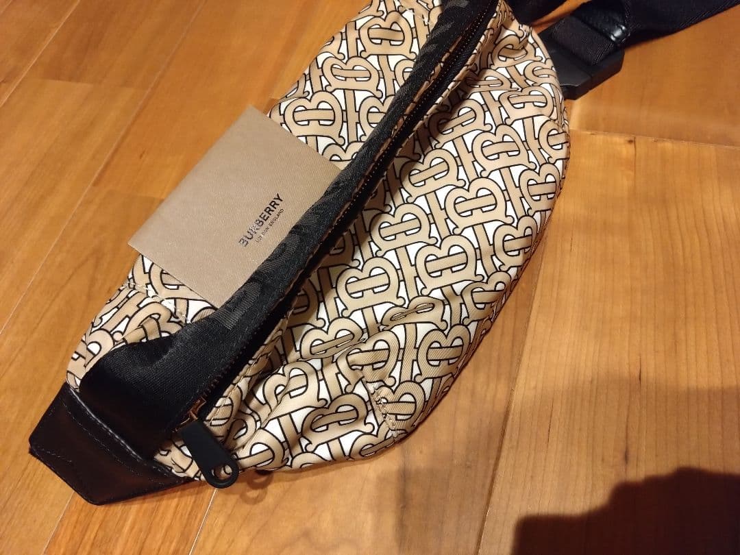 BURBERRY☆ボディバッグ