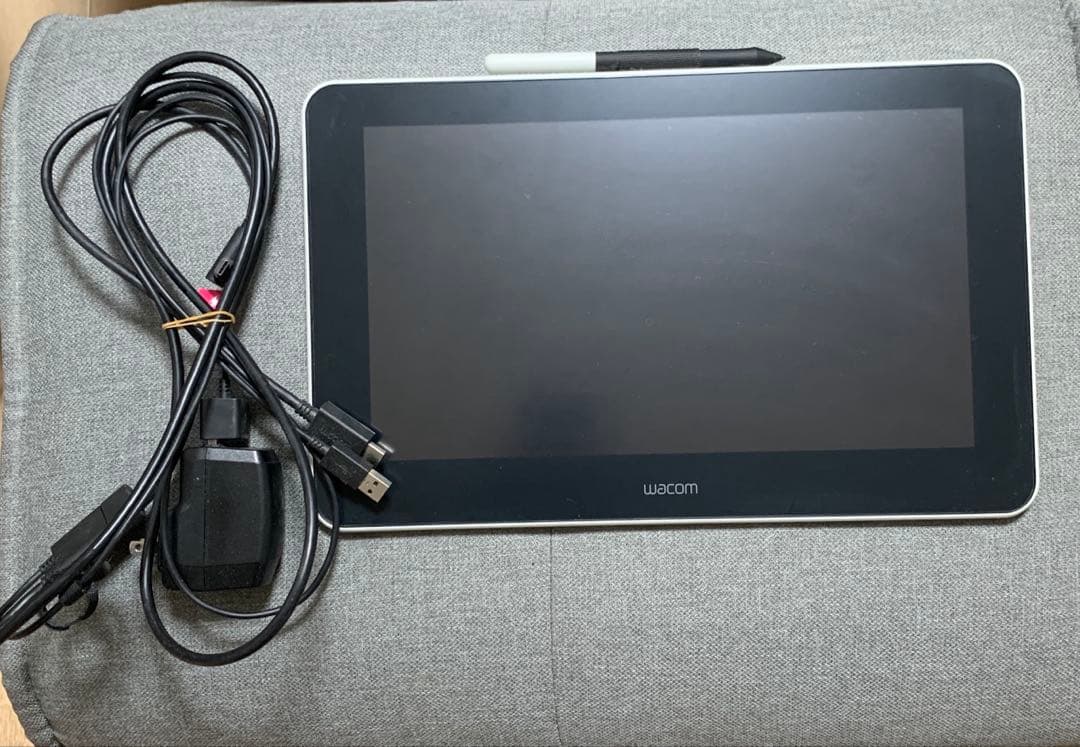 ワコム13.3インチ 液タブOne DTC133W1D