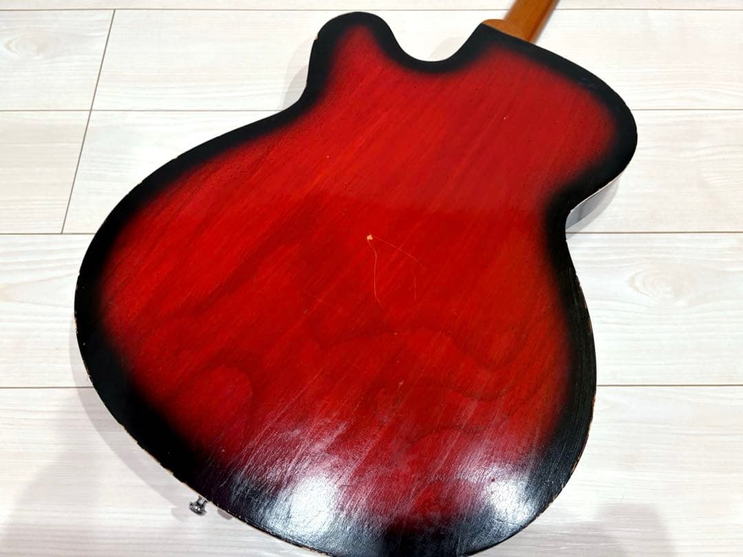 ビザール　アーチトップ　ピックギター　フルアコ　セミアコ　アコースティックギター