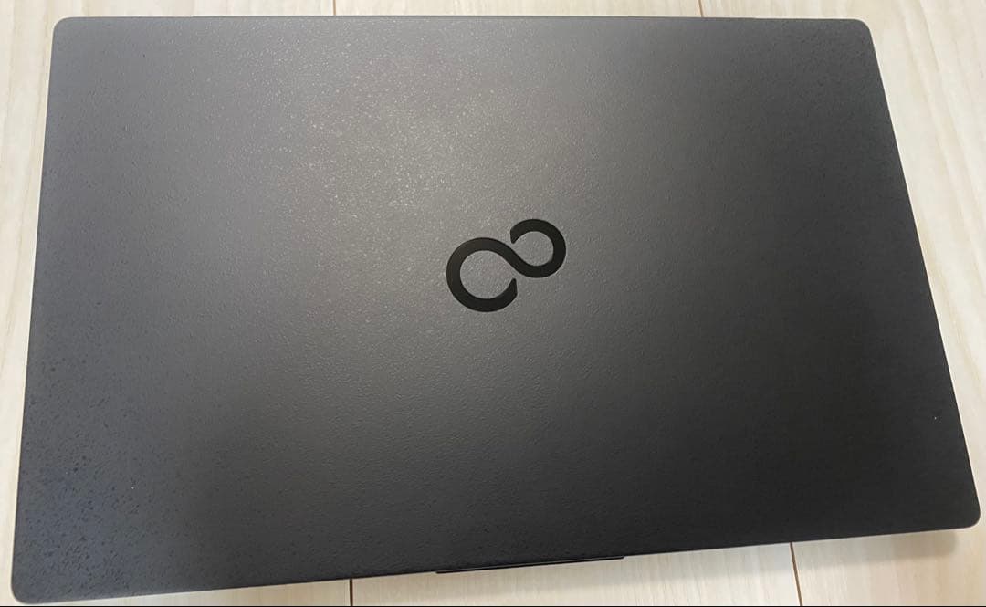 Fujitsu LIFEBOOK UH93/E3 ノートPC