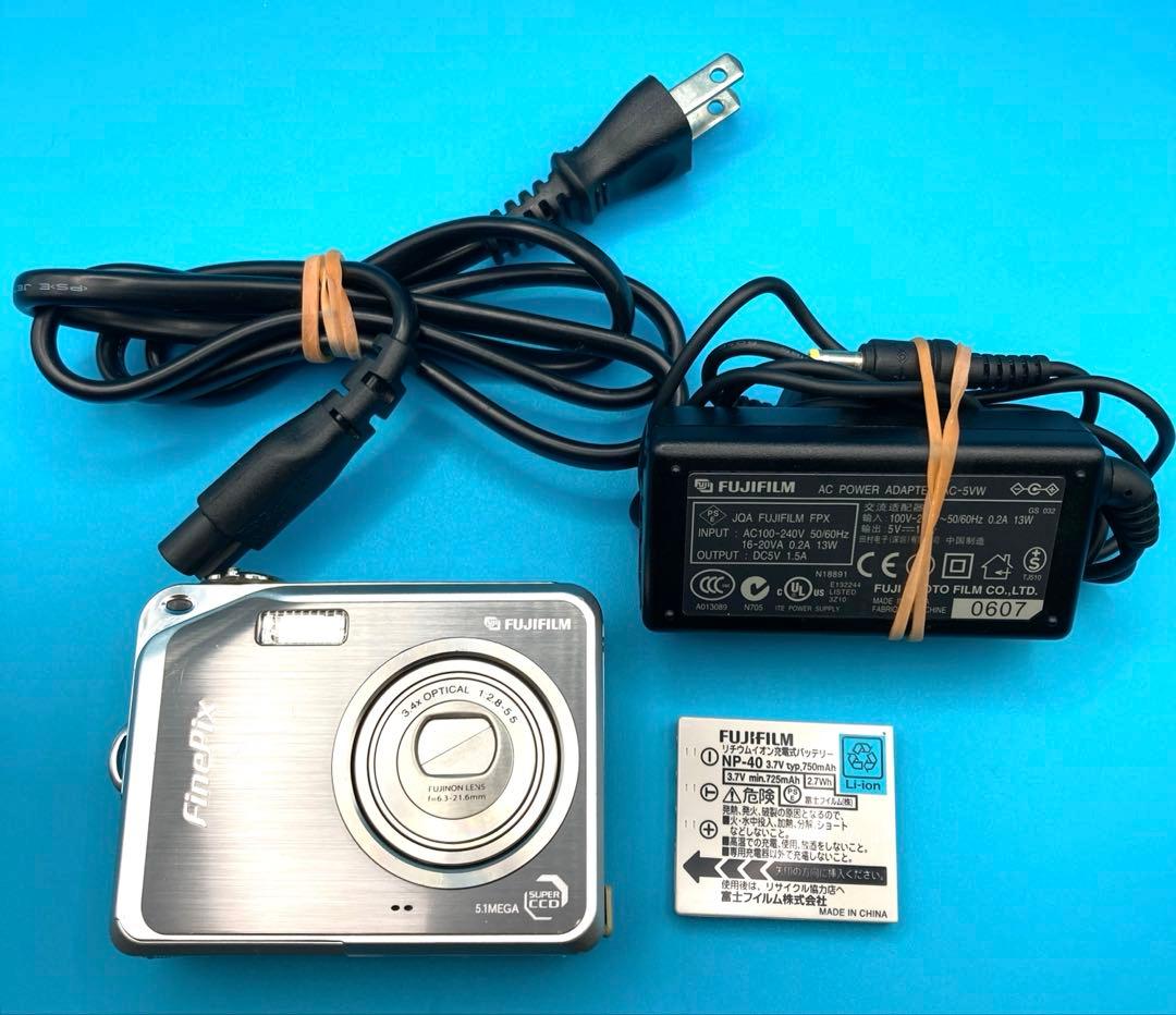 【動作確認済】FUJIFILM FinePix V10 コンデジ