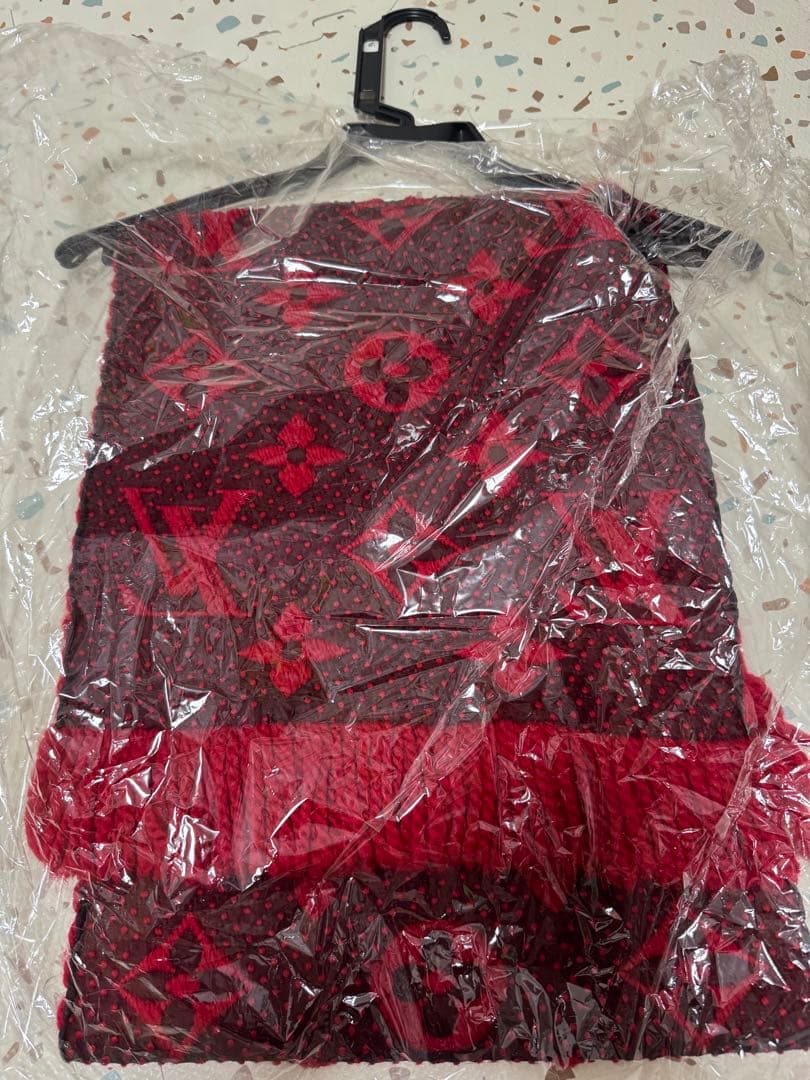 Louis Vuitton モノグラム ロゴマニア エシャルプ