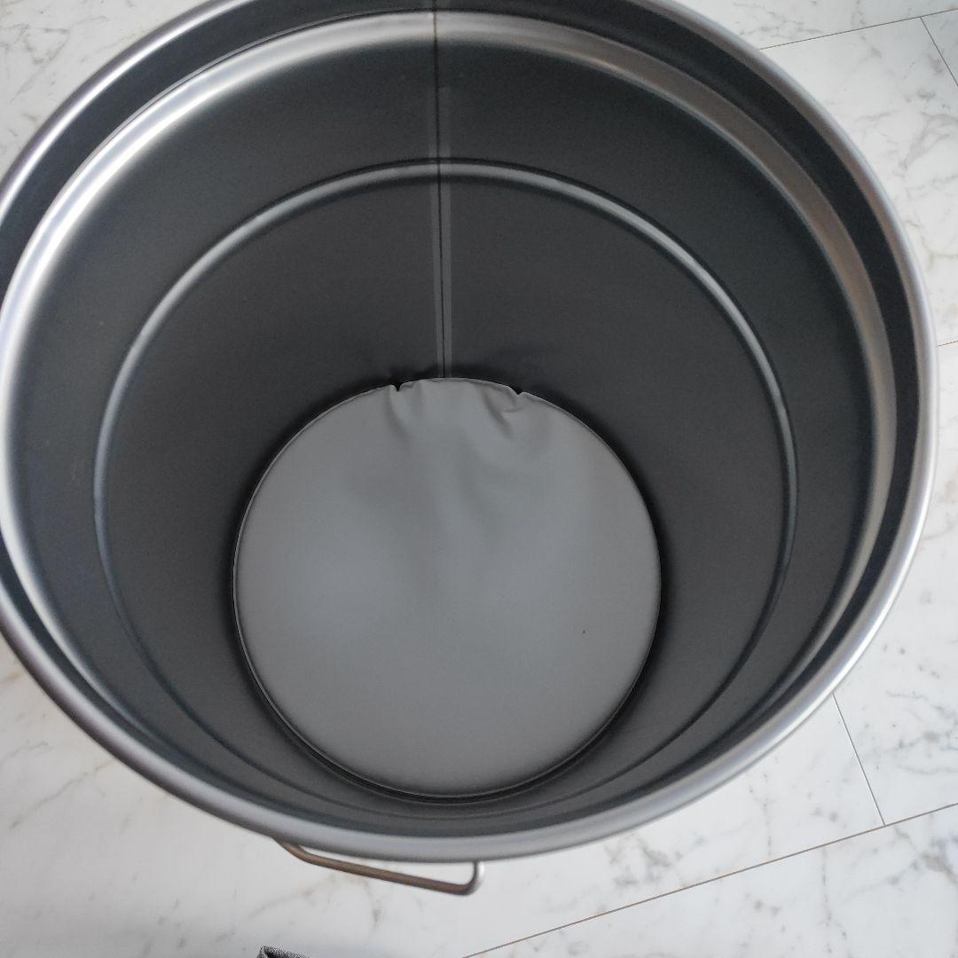 【レア】adidas 白 バケツ 蓋付き椅子、収納