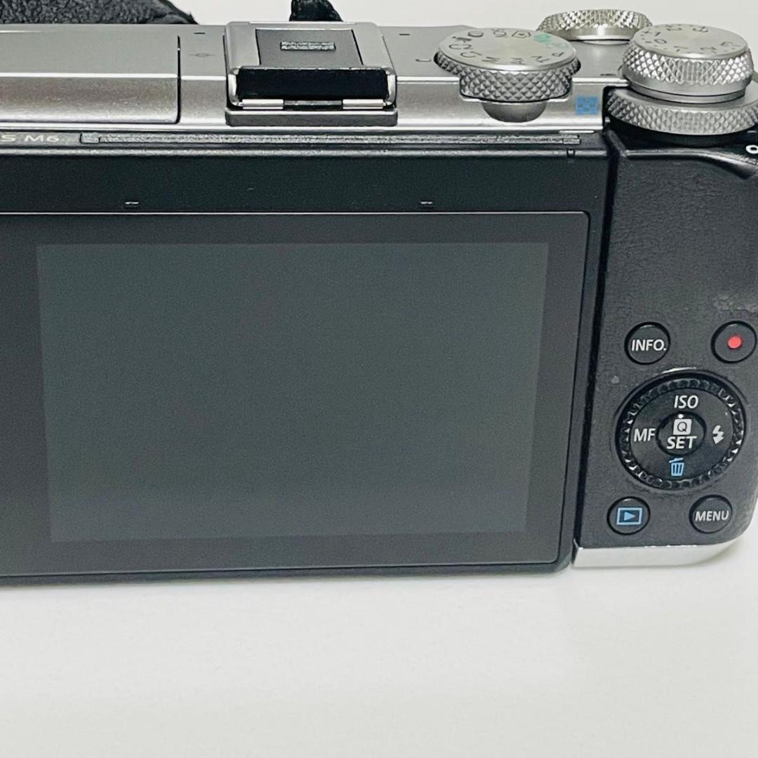 特価　Canon キヤノン　EOS M6 ダブルズームキット ミラーレス一眼