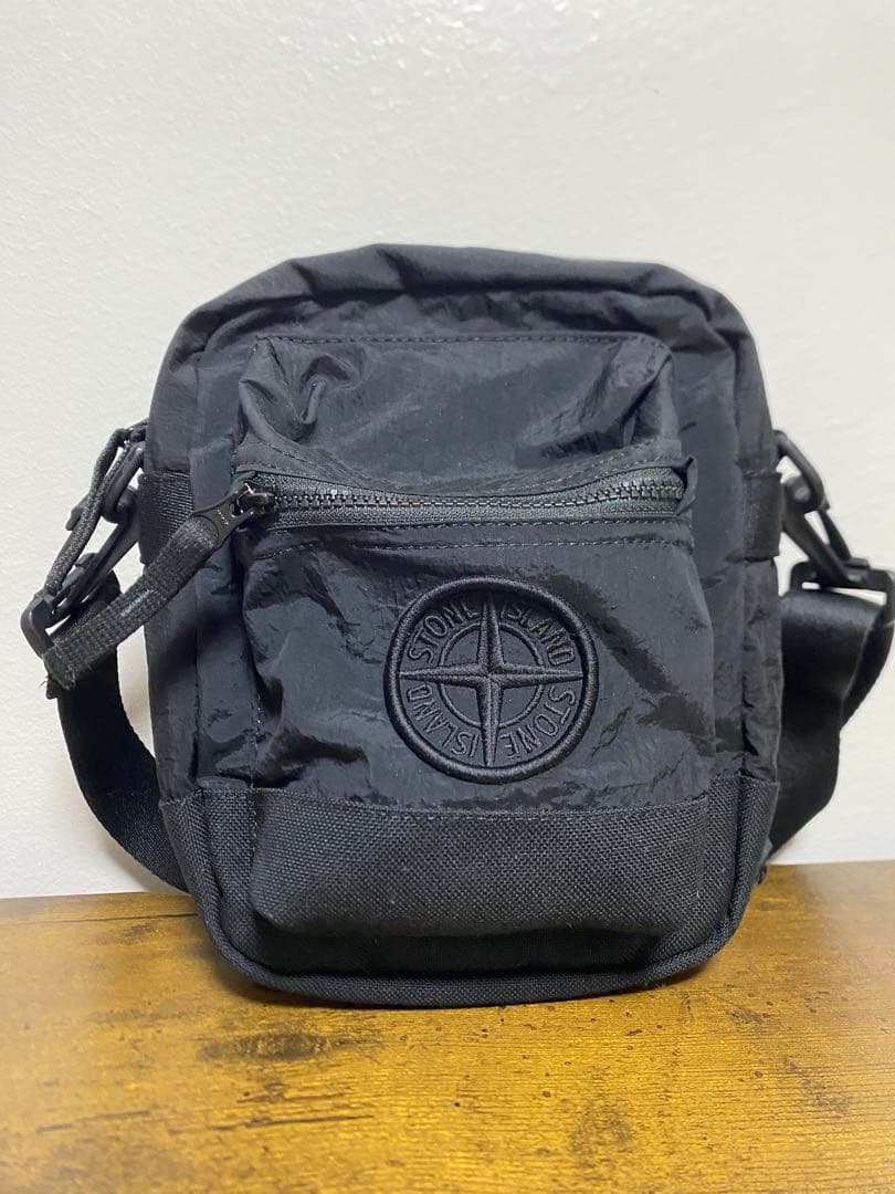 ストーンアイランド　ショルダーバッグ Stone  白まる