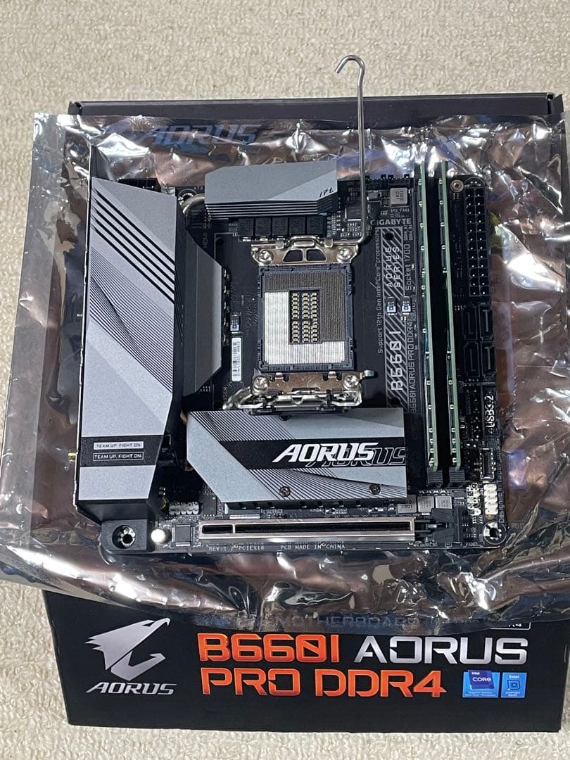 GIGABYTE B660I AORUS PRO DDR4 マザーボードメモリ付