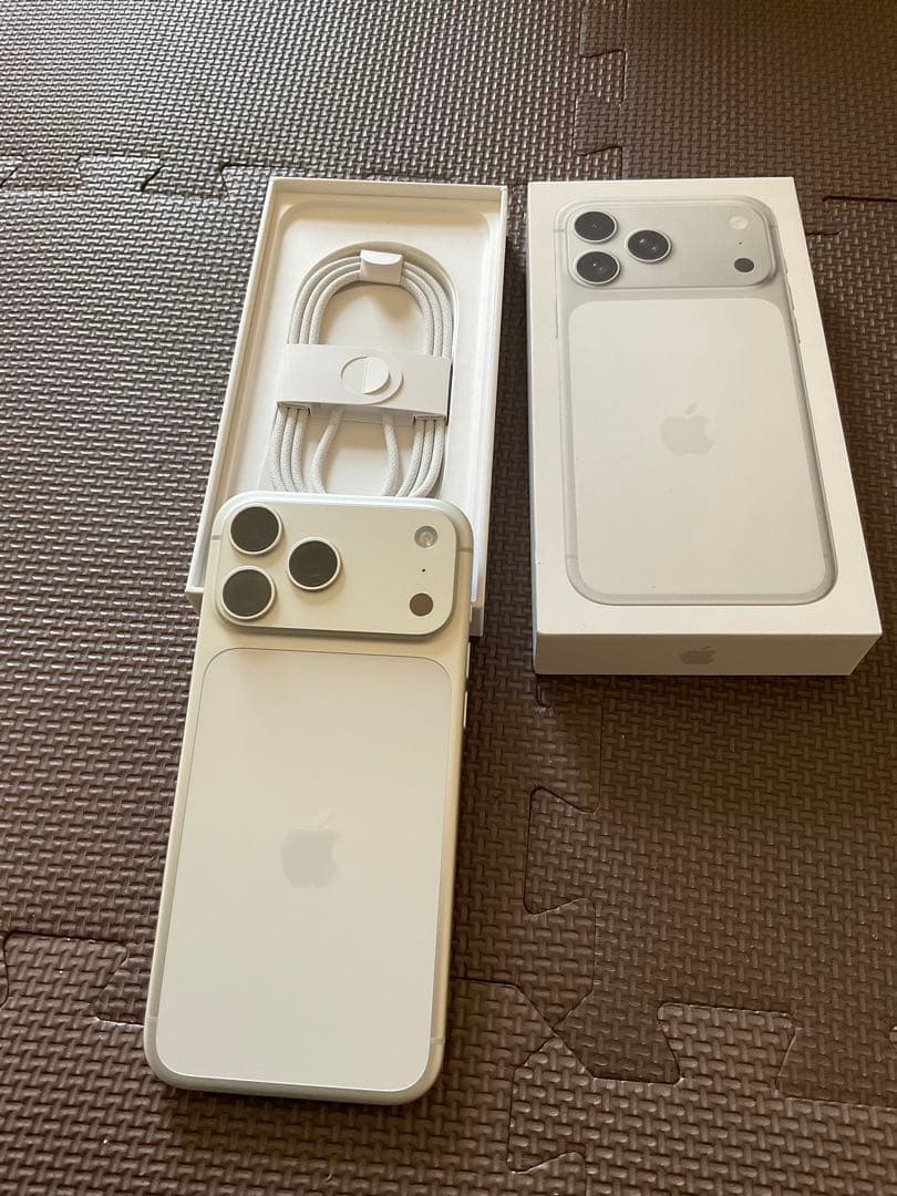 Apple iPhone 17promax256GBSIMフリー1っ月だけ使った