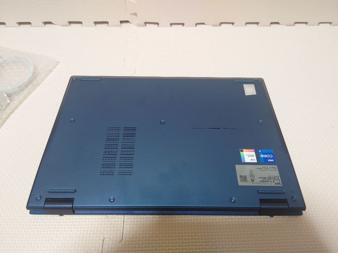 NEC Lavie Direct/i7-1165G7/16GB/約900g超軽量