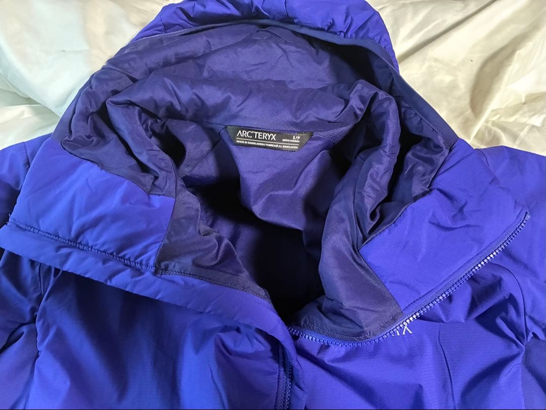 アークテリクス　アトムLTフーディー　メンズs ブルー　atomlthoody