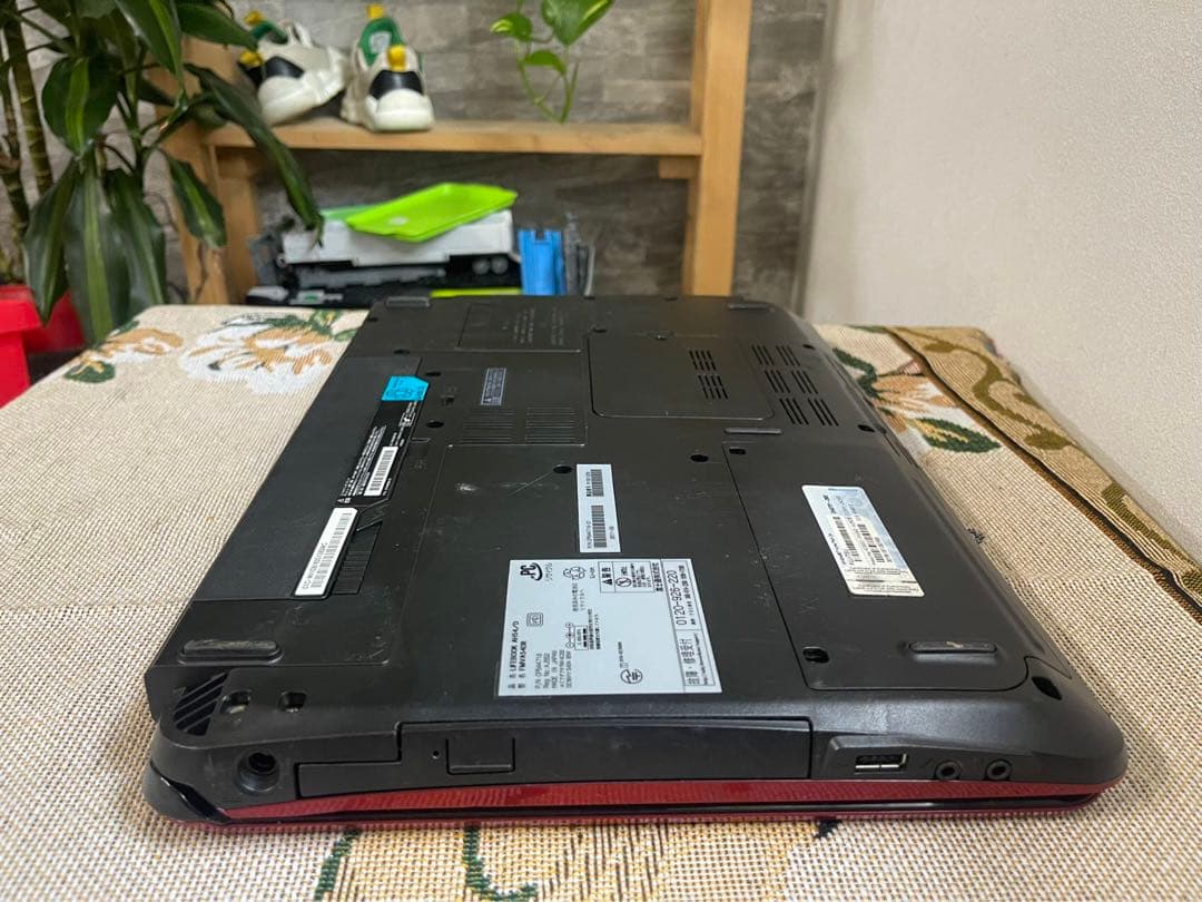 すぐ使える初心者向ノートパソコン　ネットも事務も　カメラ付き