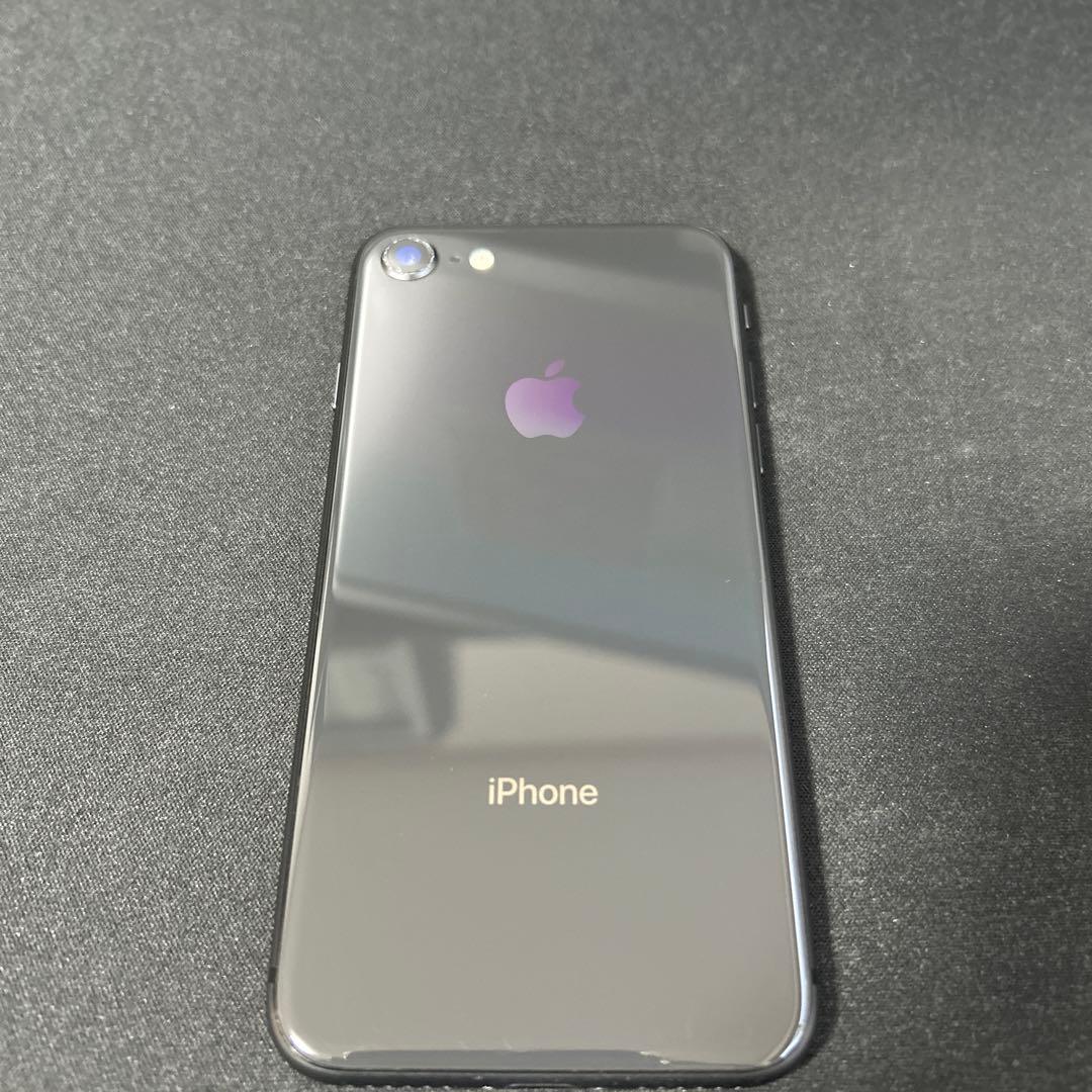 iPhone8 64GB SIMロック解除済
