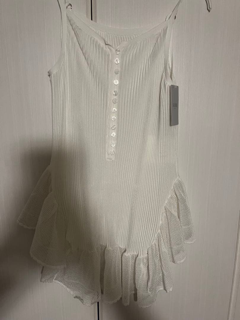 新品未使用　SLOBE IENAスローブイエナTGORトゴールフリルキャミソール