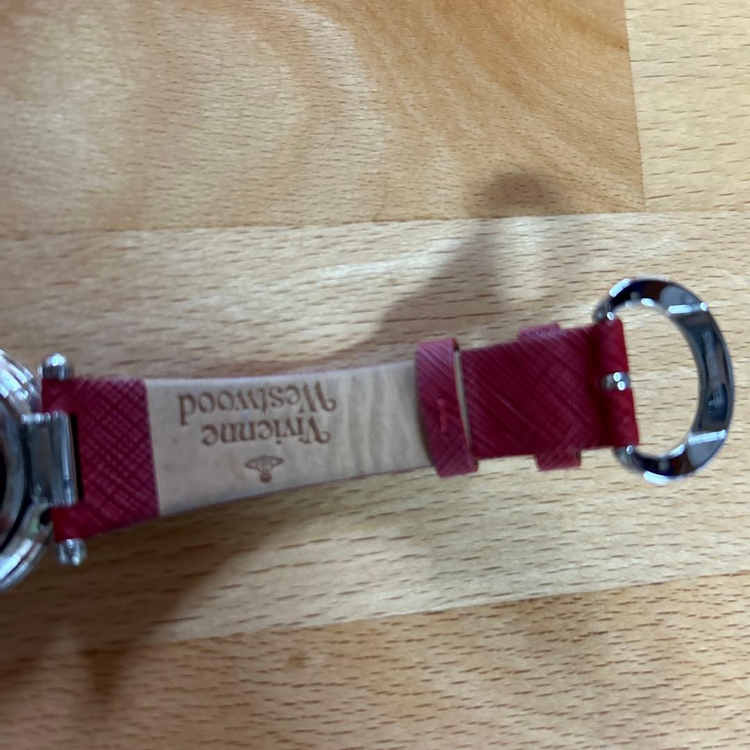 ヴィヴィアンウェストウッドの素敵な時計です。 とても美品です。