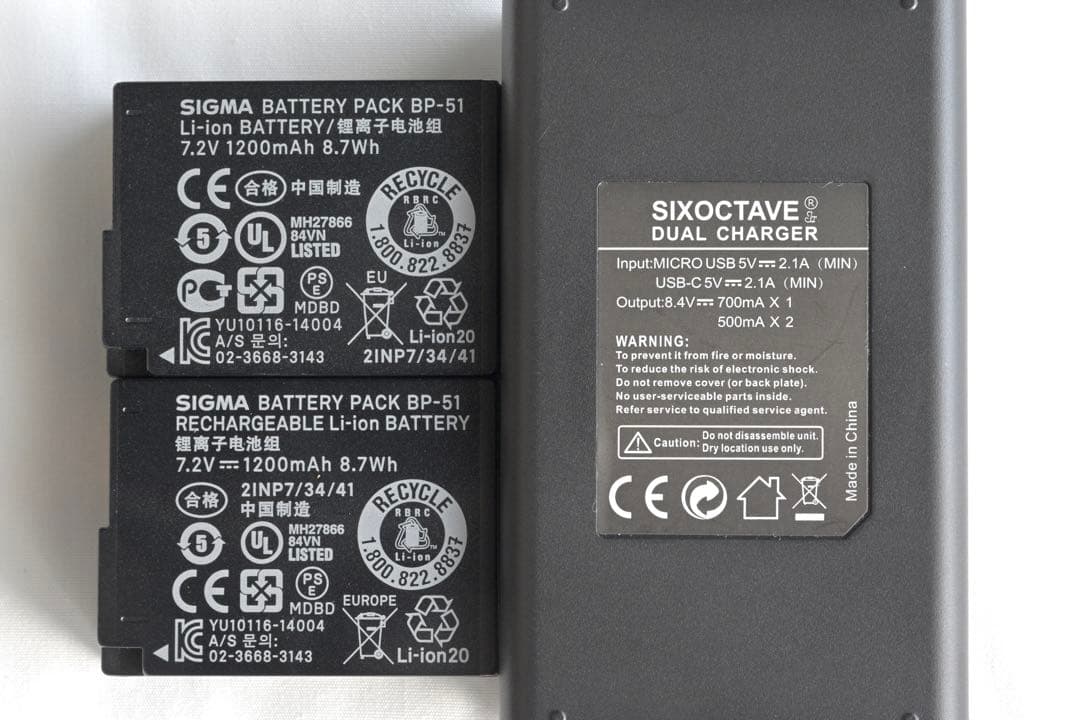 SIGMA fp ボディ＋純正バッテリー2個付き