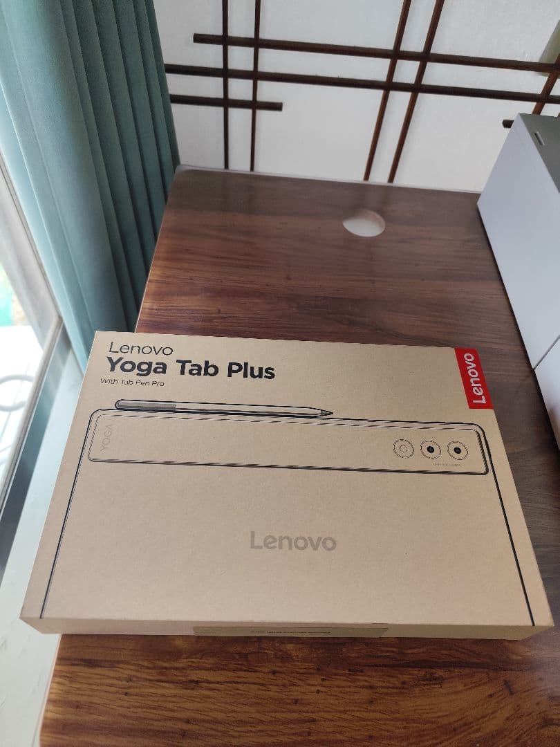 Lenovo Yoga Tab Plus 12.7インチ (国内版)