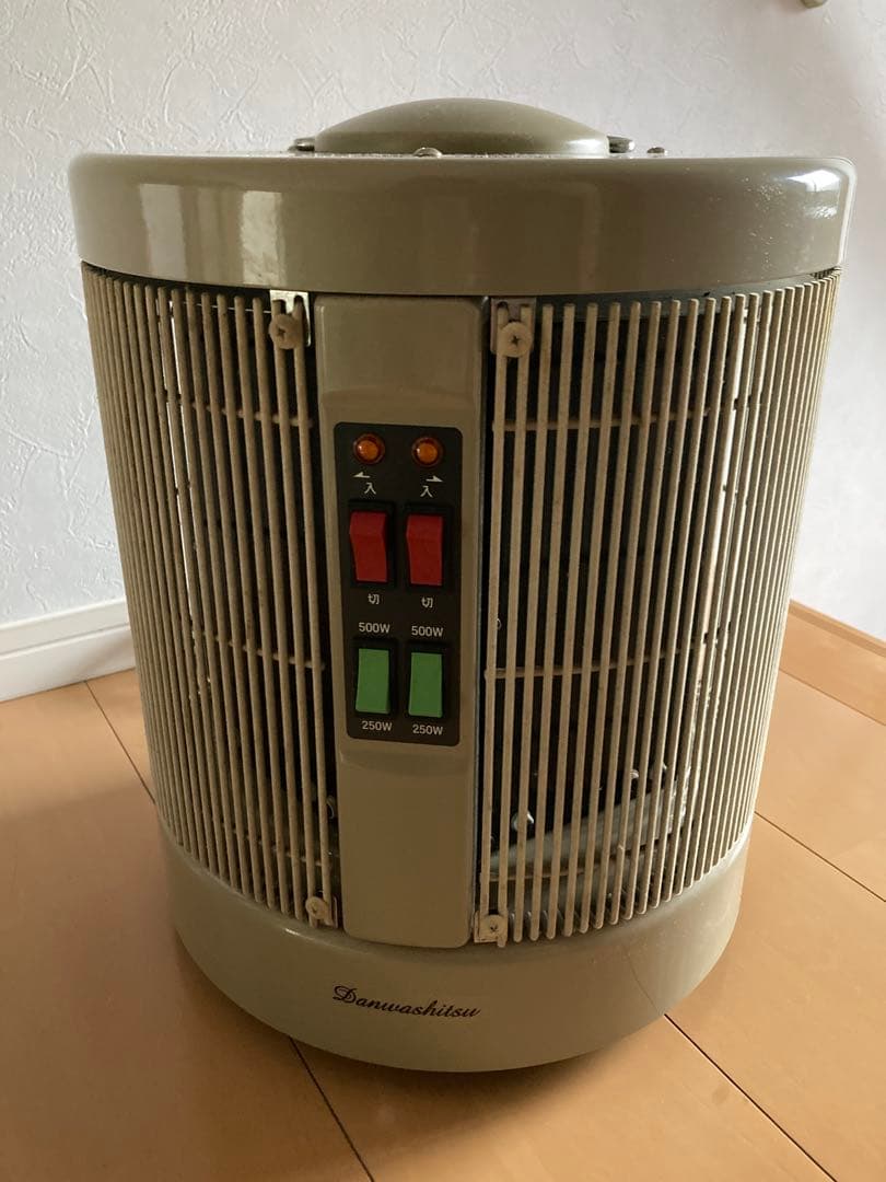 暖話室 1000型 '18年製遠赤外線パネルヒーター BGアールシーエス動作確認