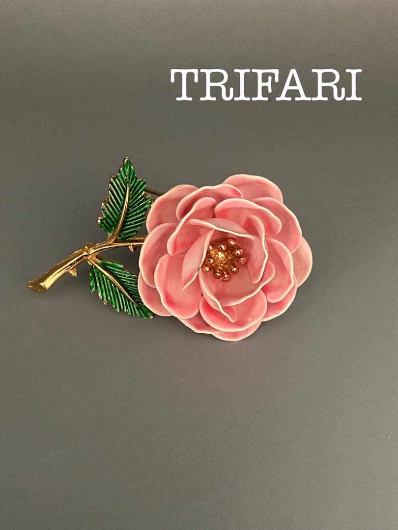 lotuscloud2517⭐️TRIFARIヴィンテージブローチ
