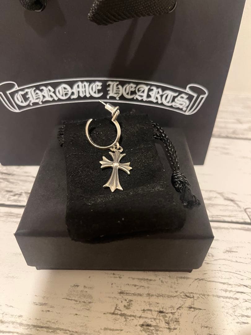 クロムハーツ タイニー CH クロス フープ ピアス シルバー925 片耳
