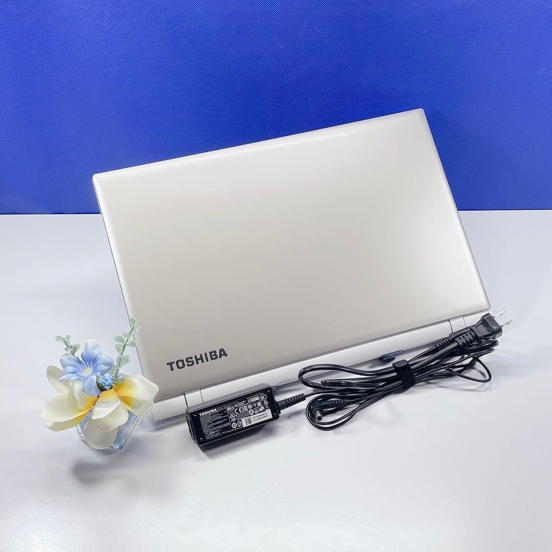 美品❤️Windows11 快適SSD✨ゴールド✨ノートパソコンカメラ付 薄型