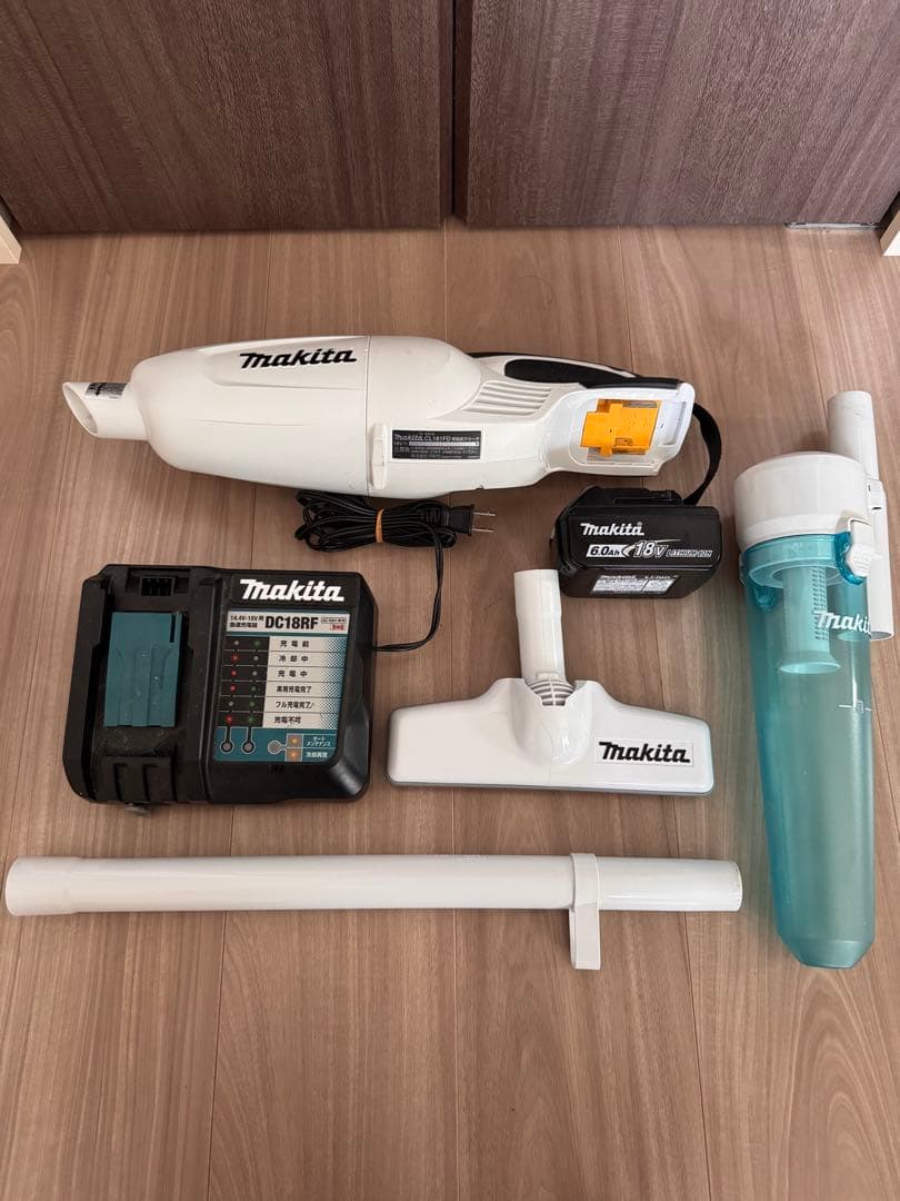 Makita CL181FD コードレス掃除機