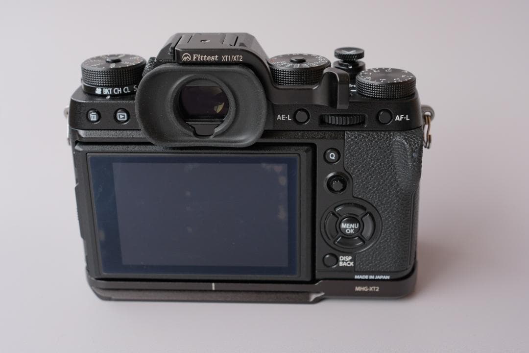 FujiFilm X-T2　純正グリップ、サムグリップ付き