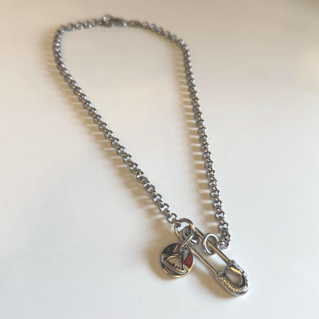 ヴィヴィアンウエストウッド　シルバーネックレス　セーフティーピンチャーム