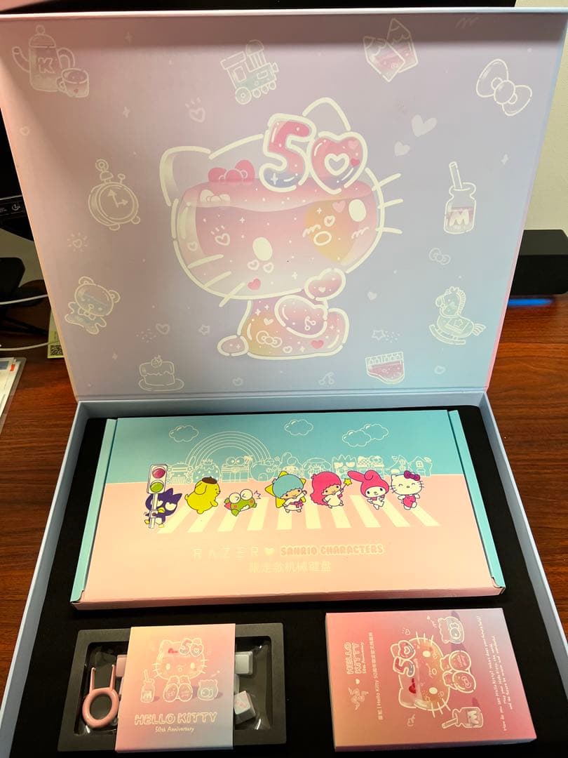 Razer x HelloKitty 50th 周年限定マウスキーボードセット
