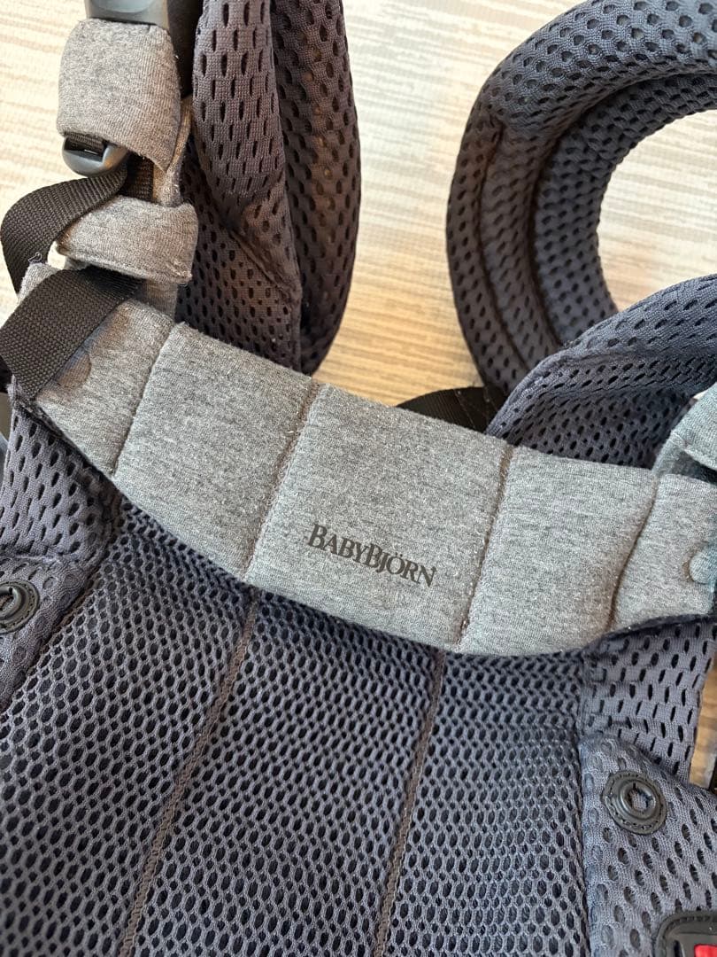 今だけお値下げ！取説あり！ベビーキャリア ハーモニー　ネイビー メッシュ