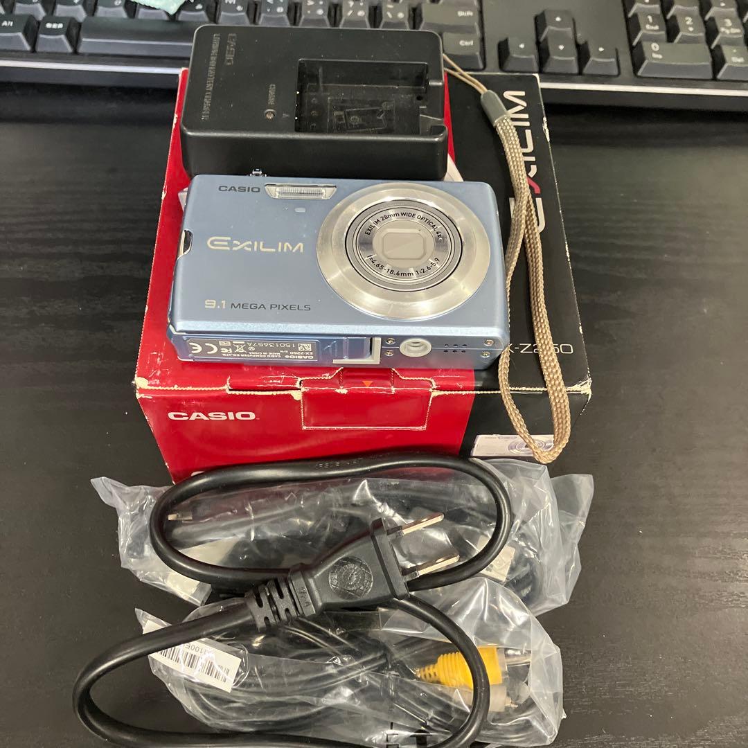 CASIO EXILIM EX-Z250 9.1メガピクセル