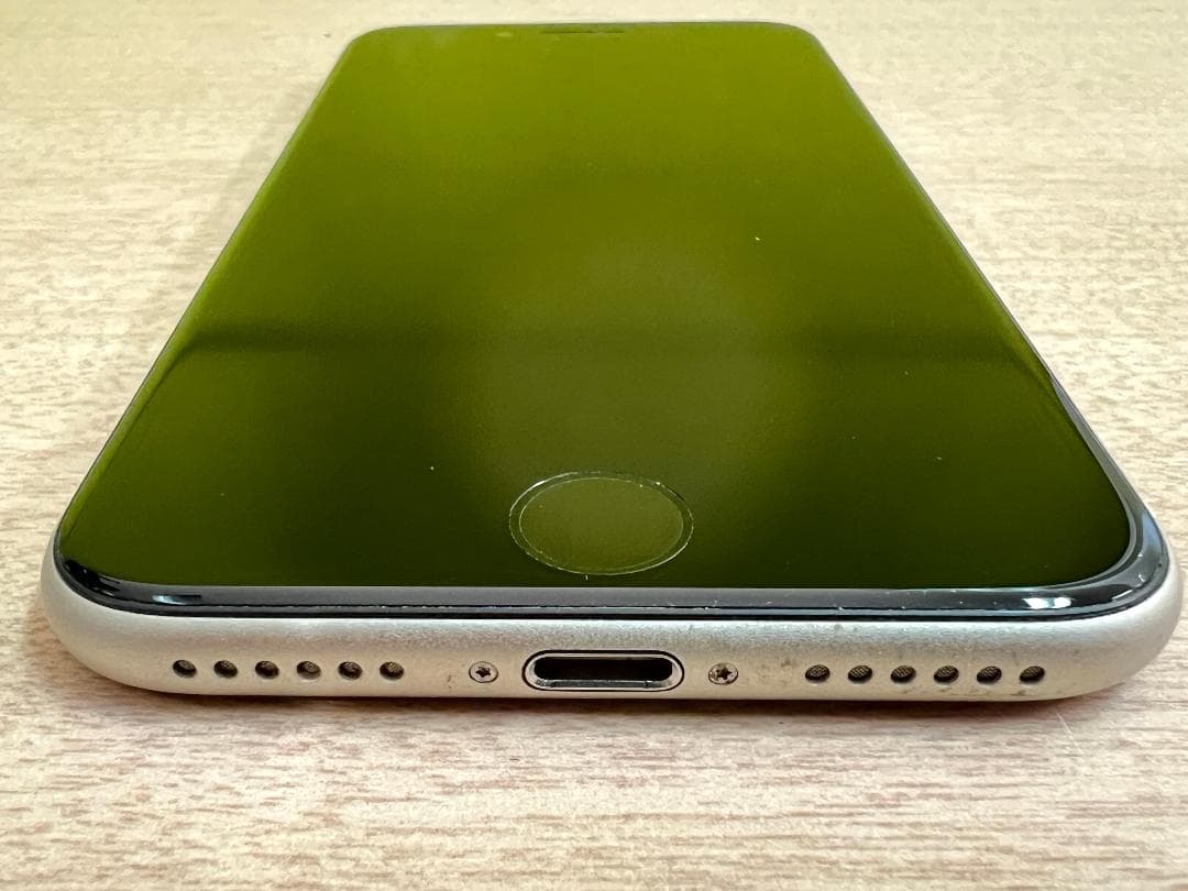 【美品】iPhone SE3 第3世代 64GB スターライト バッテリー96%