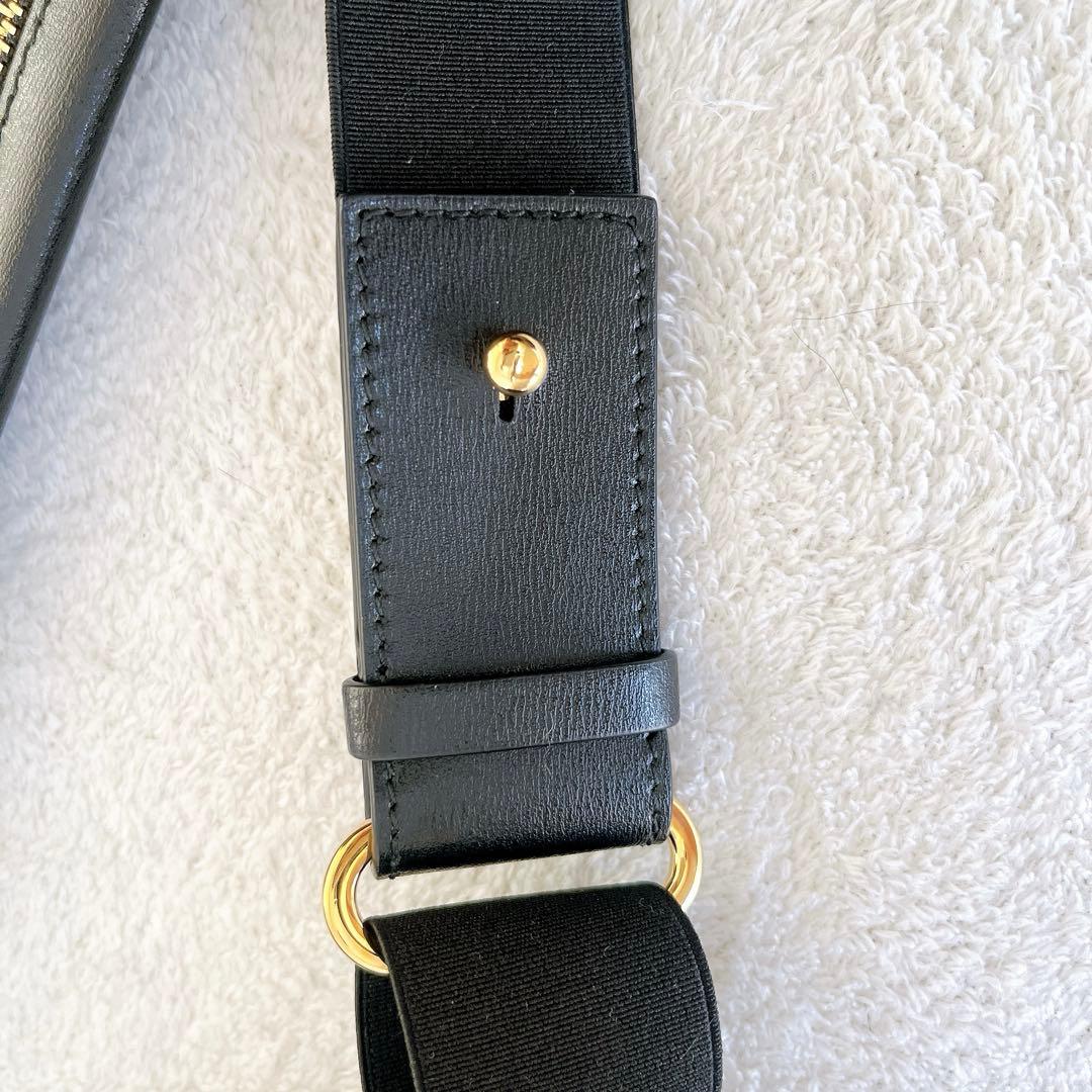 未使用級★Salvatore Ferragamo★ガンチーニ ボディバッグ 黒金