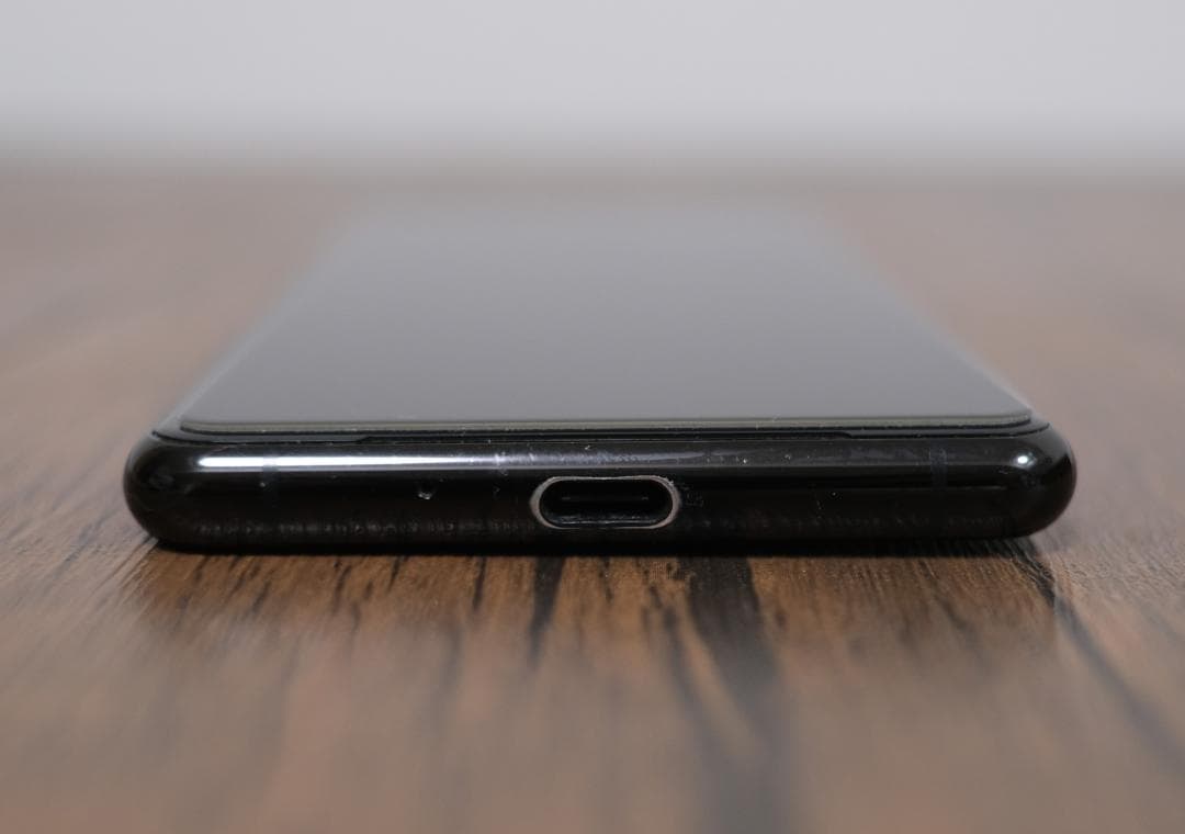 XPERIA 5 II SOG02 SIMフリー (ケース付き)