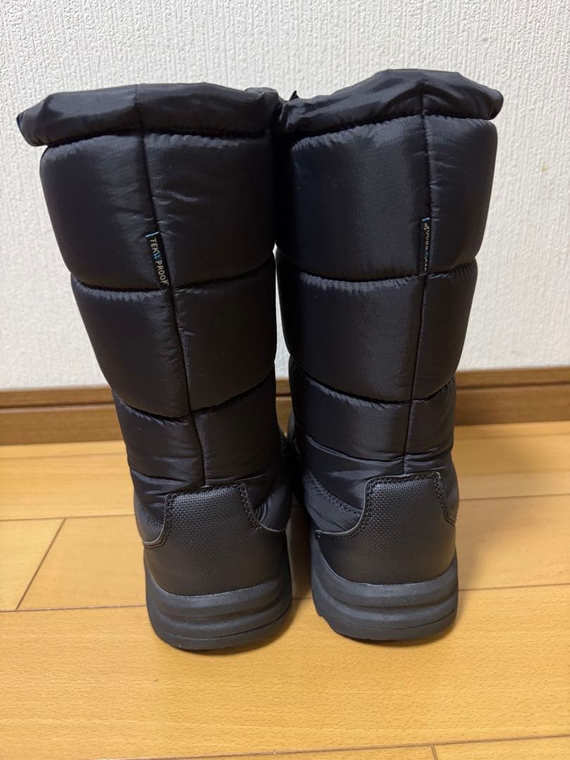 美品 ウォータープルーフ ダウンブーティ ブラック 25.0cm NF52270
